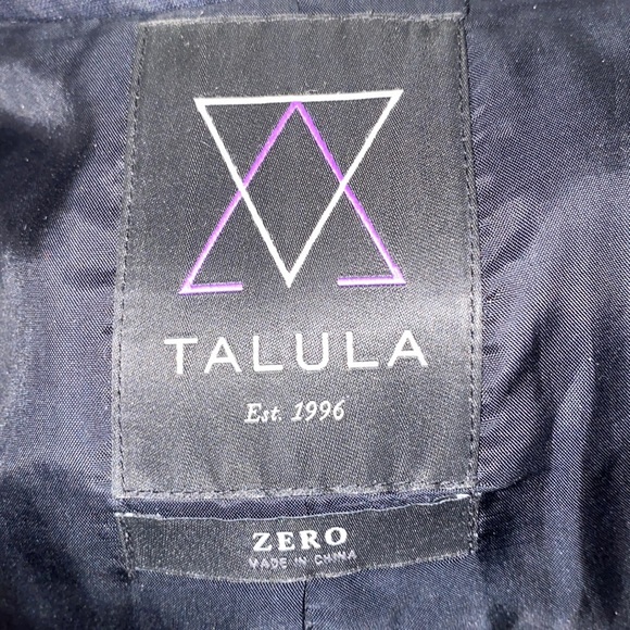 Gently Worn Aritzia Talula Navy Blazer Size 0/XS-S - Picture 5 of 5